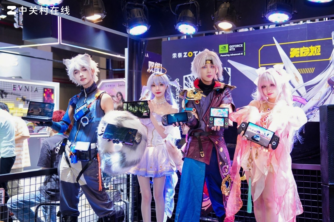 OneXPlayer闪耀Bilibili World 2025，展台人气爆棚引狂欢