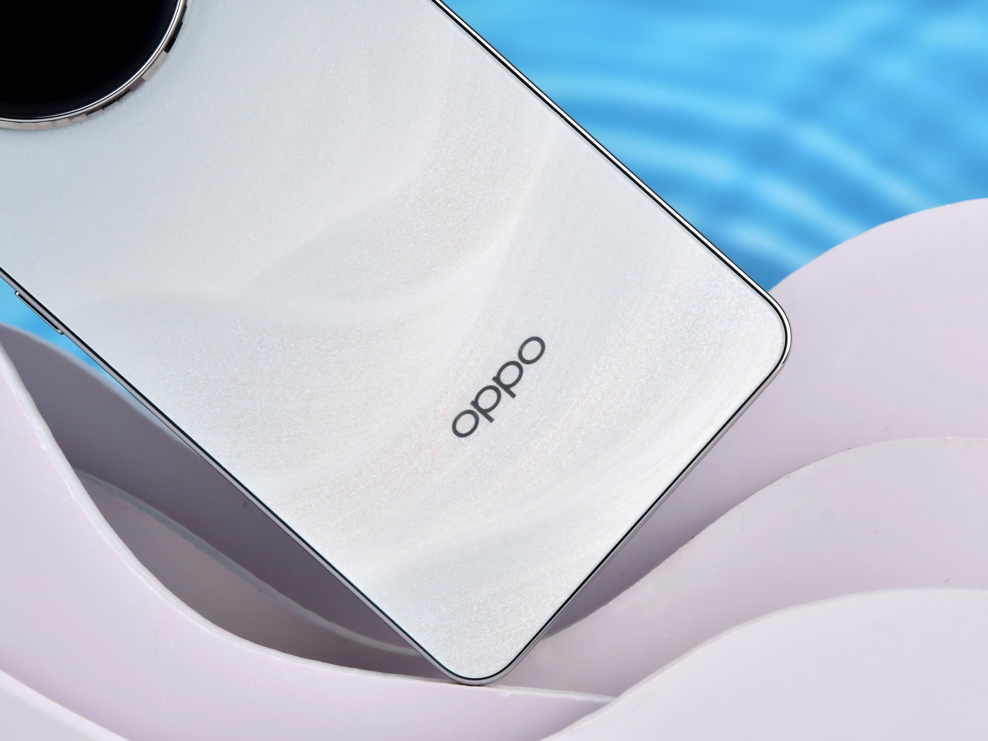 手机满级防水到底有多强?泡澡游泳真能放心用?