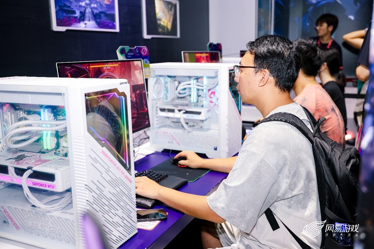 游戏利器!七彩虹iGame显卡及笔记本装备亮相2025 ChinaJoy