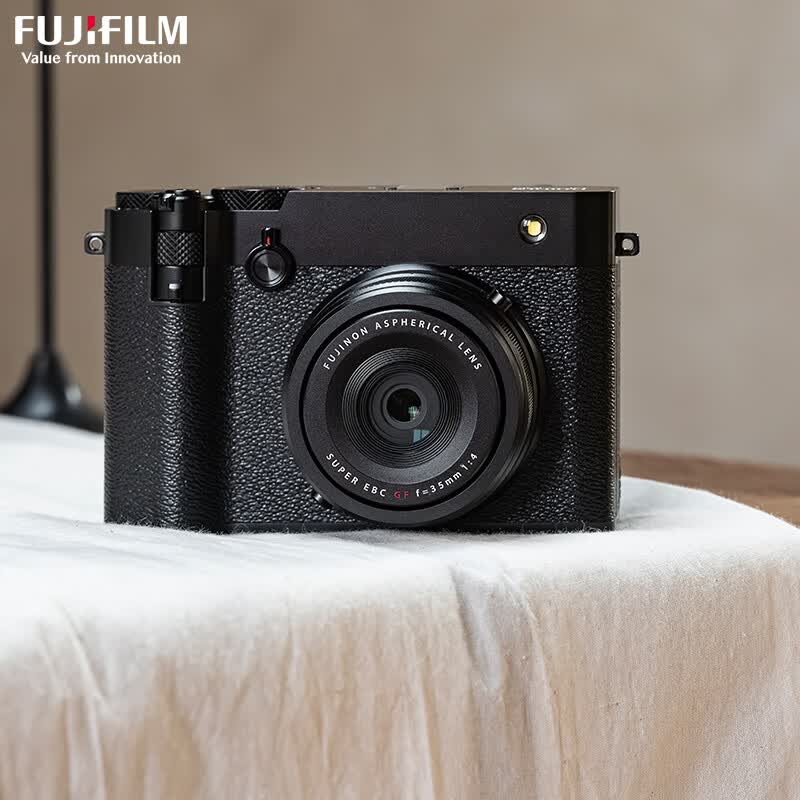 富士(FUJIFILM)GFX100RF 无反中画幅相机 35mmF4固定镜头 黑色(1.02亿像素 3档数码变焦 镜间快门 仅735g)