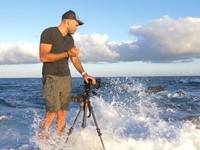 相机防水逗你玩的？尼康D850被海浪废掉了