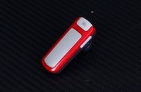 时尚略带商务感 测JBL J305BT蓝牙耳机
