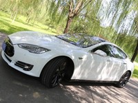 伪特斯拉车主 十分钟教你玩转纯电跑车
