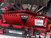 ��ɫ������ǿ�� ����32G DDR4 2800����