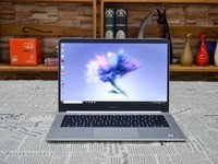  Glory MagicBook's special endurance test is strong enough to hang and beat 15 inch products