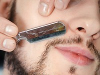 2023年了，为什么电动剃须刀还不能完全淘汰手动剃须刀？