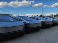 特斯拉Cybertruck滞销引发底特律非传统存放争议