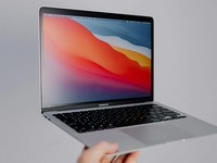 消息称乔纳森艾维曾考虑砍掉苹果 MacBook Air，只保留 Pro 机型