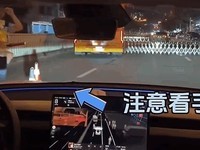 特斯拉FSD自动应对交警酒驾检查引热议