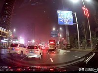 特斯拉销量大跌朗逸却很受欢迎 汽车消费市场真的变了!