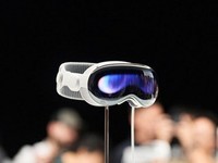 苹果Vision Pro头显发布一周年,下一代搭载M5芯片预计今秋亮相