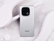 11.11入门旗舰怎么选？小米15、iQOO 13配置对比