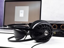 探索开放式耳机的极致听感：Meze Audio 105 AER深度体验