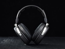 人体工程学与简约美学相结合,飞傲FT1 PRO头戴式平板耳机图赏