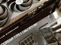 微星RTX 5090显卡因12针供电接口熔毁报废