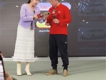 周鸿祎直播送车遇尴尬:中奖车主淡然挂电话