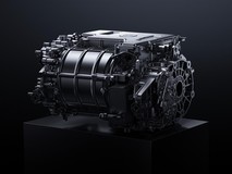 小米YU7全系标配超级电机,不同版本功率有差异