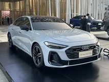 一汽奥迪全新A5L实车亮相:尺寸加大,内饰升级