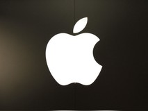 苹果重回全球市值第一宝座!