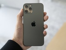 曝iPhone 16 Pro有望采用屏下FaceID、2026年机型采用屏下摄像
