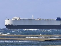 “阿拉斯加外海滚装船起火 载3000辆汽车含800电车”