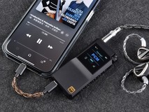 飞傲BTR17便携蓝牙耳放:一款高颜值的Hi-Fi台机