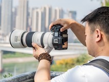 用佳能EOS R5 Mark II记录魔幻8D都市