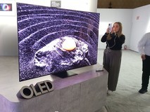 CES 2023:三星展示新款QD-OLED电视S95C/S90C