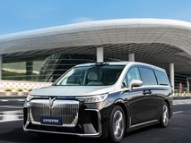 岚图汽车CEO蒙眼挑战130km/hAEB 岚图梦想家打破行业智驾安全极限