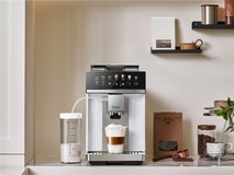 搭载行业首创防残留鲜萃技术,美的推出首台意式全自动咖啡机