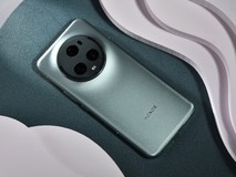 【尖角对决】青海湖技术真的有用?荣耀Magic5 Pro与iPhone 14 Pro续航对比
