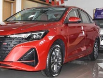 售9.39万元,长安逸动PLUS高能版上市,选它还是吉利帝豪?