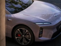 每日车圈新鲜事:新蔚来ET5官图发布|Model Y高性能版曝光|小米YU7内饰官曝