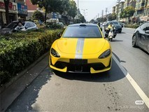 第一批小米SU7 Ultra已有车标被扣!可量性