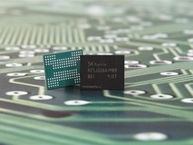 SK海力士量产全球首款321层QLC SSD PQC21,赋能轻薄终端