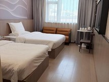重庆某连锁酒店推24小时弹性退房,引行业热议与运营挑战