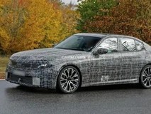 全新一代宝马3系曝光:油电同平台设计,内饰科技感升级