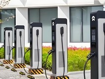 中国建成全球最大充电网络,充电设施达1734.8万个