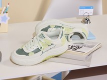 361°女款运动鞋102元