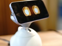 既能情感交互又能为办公提速!Loona Deskmate让打工人效率翻倍