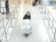 南京海关查获旅客携带百余台二手游戏机