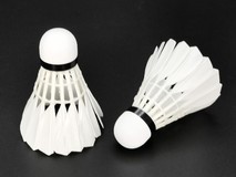 拼多多百亿补贴!华美 A2 羽毛球低至 78.24 元