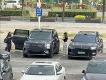 小米澎程N90实车曝光:硬派尺寸与灵活座舱直击50万级高端SUV市场