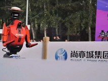 2026人形机器人半马:300多位机器人在赛跑,当虹科技“机器人摄像师”在直播