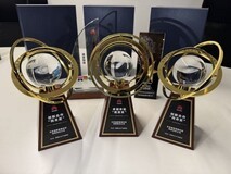 001 号认证 + 双料大奖!迪家智能 Cyberjoy、前程纵横领跑鸿蒙外设生态