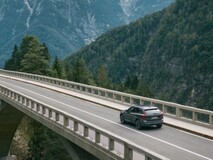 适合跑长途的SUV怎么挑?按续航、底盘、动力拆解沃尔沃XC60
