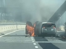 理想MEGA杭州高架起火事故,车主脱困仍选择回购引热议