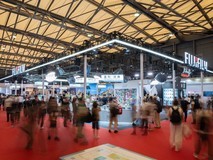 P&I 2025：X-E5大受欢迎 富士全线影像产品亮相展会