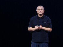 HDC 2025:鸿蒙智能体落地社交媒体!“微博智搜”接入小艺,语音交互秒解热点