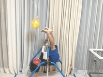 男孩苦练单杠半年终成功,父亲信守承诺购得Switch2